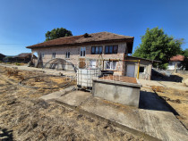 Casă cu teren impresionant &icirc;n T&acirc;rgu Jiu