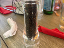 Solniță piper , fără trageri în piept