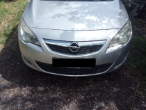 Opel Astra J Sport Tourer Combi 2011