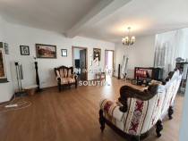 Apartament 3 camere, zona Livadă!