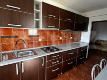 Apartament cu 3 camere, loc de parcare, zona Hotel Diana