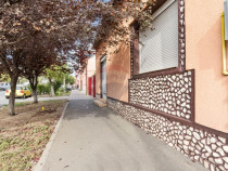 Imobil cu spatiu comercial stradal de vanzare in Arad
