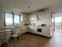 Casa de v&acirc;nzare cu 5 camere, 217 mp utili, 1396 mp teren, C