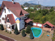 Casă cu priveliște spectaculoasă spre munte – Piatra Ne