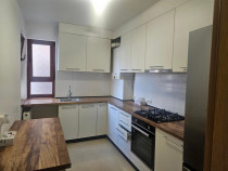 Apartament modern cu 3 camere de v&acirc;nzare &icirc;n zona Tractorul,