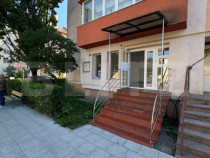 Spatiu comercial cu vad comercial strada Andrei Muresanu, 75