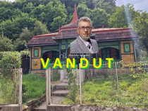 Bocsa, Casa Cocheta de Vacanta cu Teren.