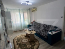 Aprtament de vanzare, cu 3 camere, zona Podul Ros