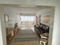 Apartament cu 4 camere, etaj intermediar, zona Catedrala