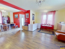 Acasa in Rasnov:Casa cu 5 camere,curte mare si liniste depli