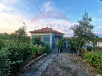 Casă / Vilă cu 4 camere in Scaesti , Teren - 900 mp