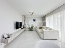 Vanzare apartament decomandat ultrafinisat cu parcare cartie