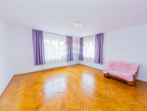 Parter de casă 133 mp de închiriat în centrul orașulu...