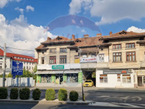 Casă / Vilă cu 10 camere de vânzare în zona 1 Mai