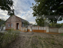 Casa 4 camere cu teren de 3892 mp