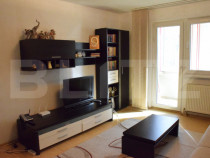 Apartament cu 3 camere, semidecomandat, la etaj intermediar,