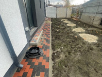 Apartament 2 camere, curte 60 mp, 2 locuri de parcare, poziție buna