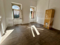 Apartament 3 camere, 100 mp, clădire istorică zonă centr