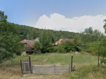 Teren cu casa demolabila, zona Baia de Fier Gorj