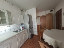 Vand apartament 3 camere zona UTA - Vlaicu