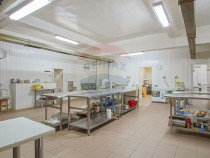 Spațiu comercial de 200mp de închiriat în zona Centrul...