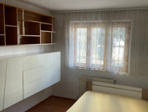Apartament de închiriat cu 3 camere strada Maior Ioan