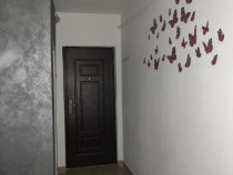 Închiriez sau v. garsonieră confort 2 Str. Nicolae Titulescu