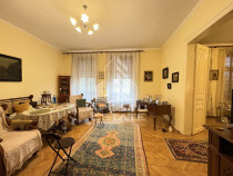 Apartament 2 camere, etaj intermediar, cu garaj in cladir...