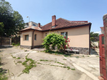 Casa 83 mp Teren 579 mp Zona Florilor