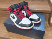 Air Jordan 1 mid alb, roșu, negru