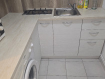 Vand sau inchiriez garsoniera in Deva, zona Dacia, etaj 2, mobilata