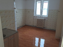 Inchiriez apartament 2 camere