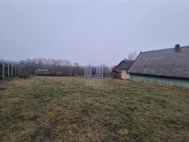 Teren 2300 mp cu casa batraneasca Liteni, Moara - central