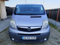V&acirc;nd Opel Vivaro 8+1 model lung