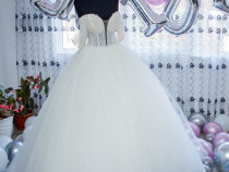 V&acirc;nd rochie de mireasă