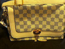 V&acirc;nd poșete nu sunt noi