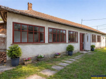 FILM! De casa traditionala, cu dependinte si facilitati, in