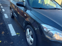 V&acirc;nd Kia Ceed 2010 1.4 benzina