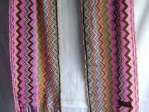 Eşarfă multicoloră, cu etichetă