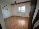 Racadau - 4 camere, 2 bai, decomandat, spatios, boxa, etaj intermediar