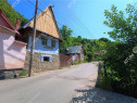 Casa traditionala din lemn cu 930 mp teren langa Sibiu