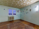 Apartament 3 camere de v&acirc;nzare, necesită renovare, Săcele