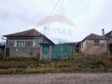 Casă cu 2 camere si teren de vanzare