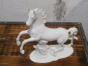 Figurina veche din portelan marca Fena Porzellan (Cal alb)