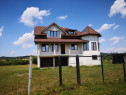 Casă P+1+M, 350 mp, teren 70 ari, Livezile, la 9 km de Bistrița