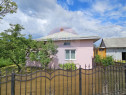Casă cu 3 camere, teren intravilan de 1300mp în Ipoteș...