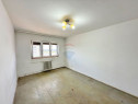 Apartament cu 3 camere, cartier Aurel Vlaicu, etaj interm...