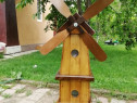 Moară de vânt din lemn