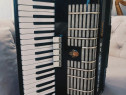 Vând acordeon Weltmeister Galotta