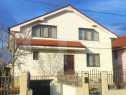 Casa de vanzare, cu 6 camere, 220 mp + 130 demisol, in Orade